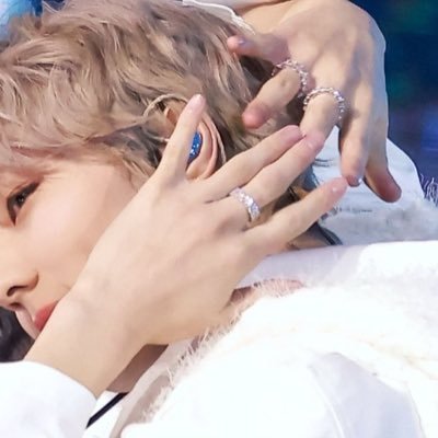 mielodiz's profile picture. can i get an enhypen boba with sseraespallit pearls please