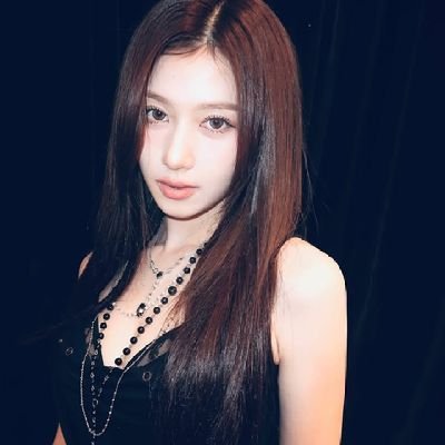 sanatozwaki's profile picture. #ILLUSOIRE | ˚₊· 𝒮𝒶𝓃𝒶 — a blossom of eternal spring, glowing beneath her destined stars ·₊˚