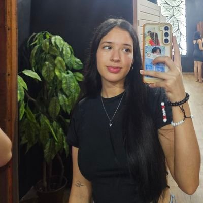 itsjustalivfe's profile picture. Colectando momentos para recrear durante la constante nostalgia. #FANELIE