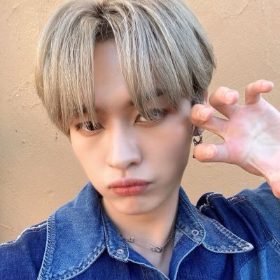 hwangzsq's profile picture. 