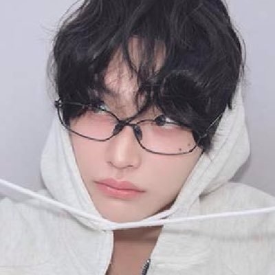 bbinily's profile picture. 𝙢𝙮 𝙘𝙖𝙩 𝙞𝙨 𝙖 𝙧𝙤𝙘𝙠𝙨𝙩𝙖𝙧, #박원빈 ! ★
