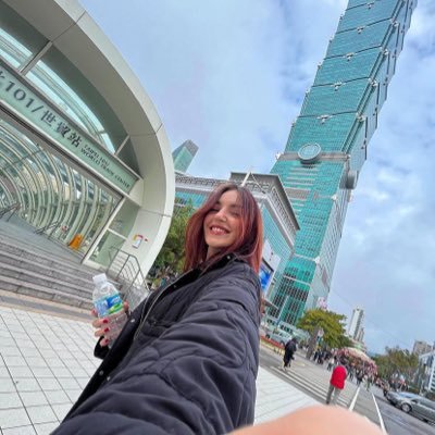 martinez1julian's profile picture. find me on a flight somewhere A320 pilot at @everywhere 24 🇮🇹 🇺🇸 (this is my only profile)