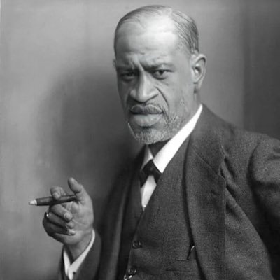 SlumpDumpington's profile picture. Just a guy with a PhD. Award winning quantum physicist who integrated the field with race and gender studies. #NotAllLivesNeverDontStopNotMatteringSometimes