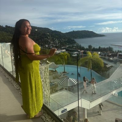 __light_brightt's profile picture. 