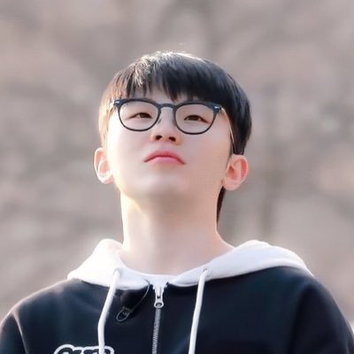 Moookmikk's profile picture. ఇ ◝‿◜ ఇ 🥕💎 OT13 #우지 #VOBO #호시 #원우 🍚🐯🐈‍⬛✨🫶🏻 #호우  #rwwithmm #updatewithmm ᡣ𐭩˙ᵕ˙ᰔ / fan acc. / Giveaway : #Givelovemm