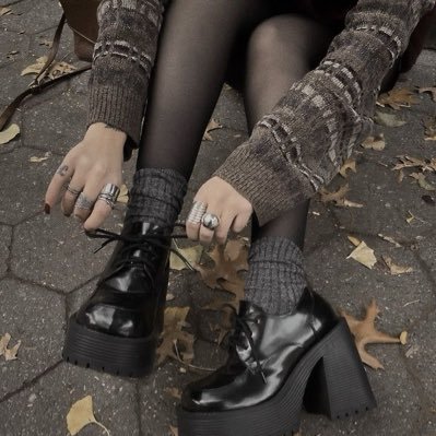 jud3keeley's profile picture. codependent yuri