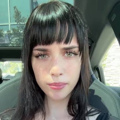 hellen3323's profile picture. ❤️