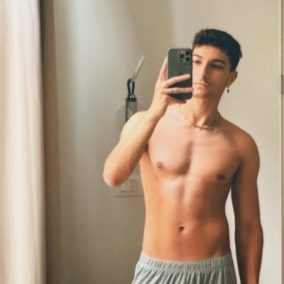 davsxinc's profile picture. torino 📍