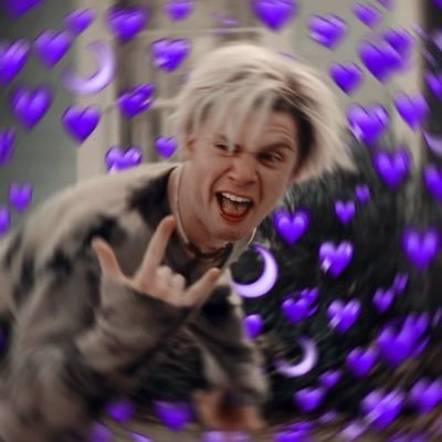 carlaallalong's profile picture. Twitteo, luego existo. 👉 Cuenta nueva.
