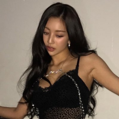 twiceluvv's profile picture. 