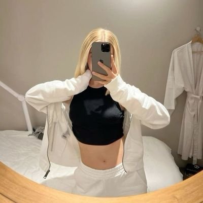 LurdCruise49514's profile picture. 20|Studentin.💕
Regel Nummer eins, was ich sage ist Gesetz. 🫶🏻Findom💸