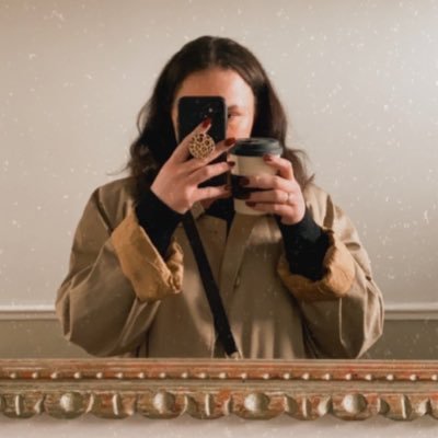 eveandink's profile picture. “Talks too much in class” ☕️📖✨ books, art, slow descents into madness