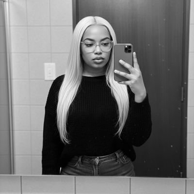 SirenWounds's profile picture. what breaks also teaches