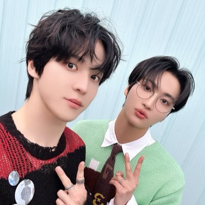 strwbrryunhwa's profile picture. for #에이티즈 and #하이라이트 🩶 humble and kindness ❤️‍🔥