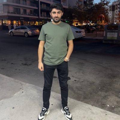 omayahmett_'s profile picture. 