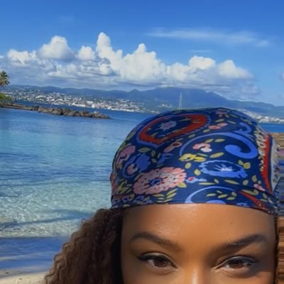 __Gelatiina's profile picture. Je suis avant tout ✨MARTINIQUAISE✨• 🚨Ce compte est tenu par une arnaque🚨 • @May__Rbd’s soulmate ❤️💍 • Panda lover 🐼 • Macron Hate Account