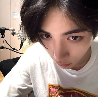 rainayourbae's profile picture. caught your curious eye?