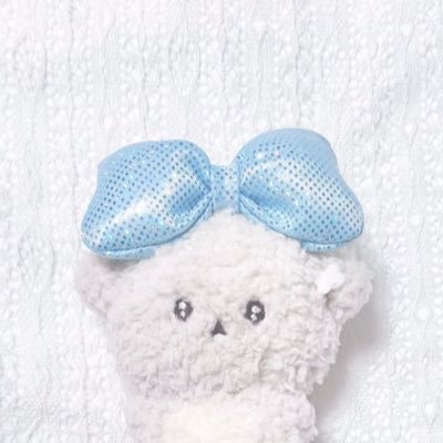 melonpn's profile picture. 僕らはみんな誰かよりもちょっとだけ幸せになりたいの