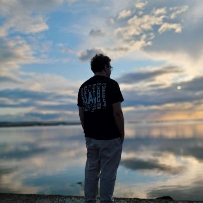 iHussh's profile picture. 
