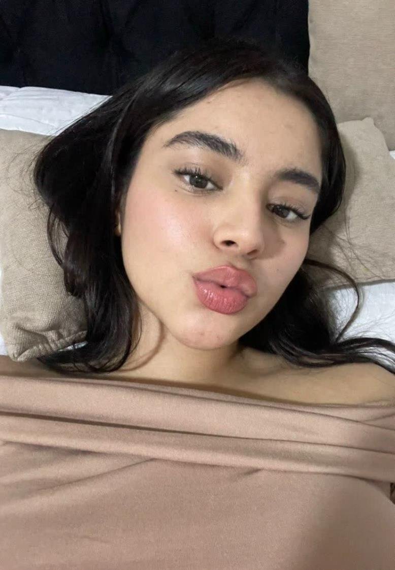 mollyyaais's profile picture. 21 💕 not my main, just a fun extra 🤍