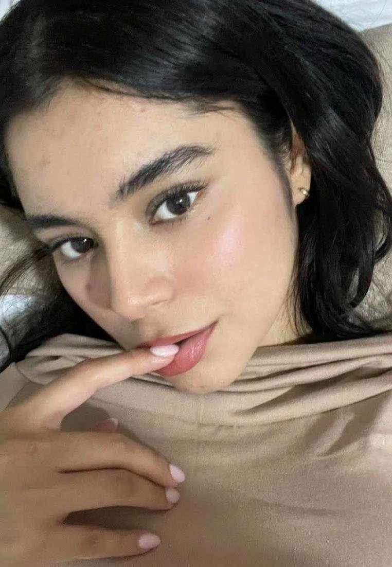 mayafrso's profile picture. 21 💕 not my main, just a fun extra 🤍