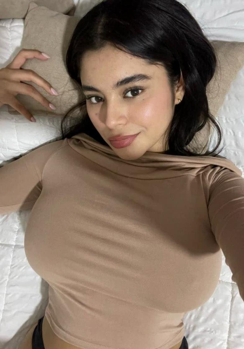 mayaqekg's profile picture. 21 💕 not my main, just a fun extra 🤍