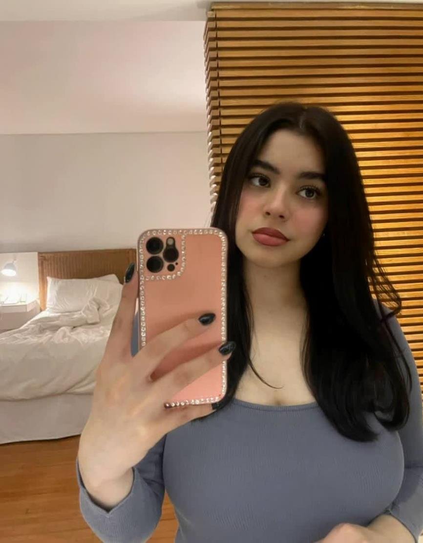 mollyydcfd's profile picture. 18 💕 this is a backup 🩷