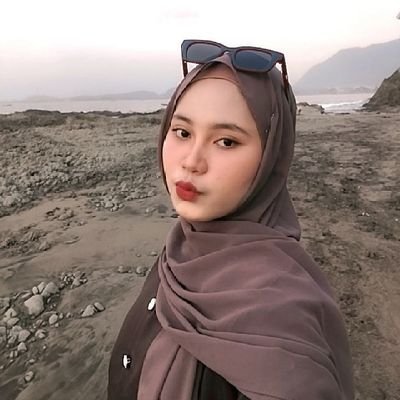 putricahyanii__'s profile picture. 