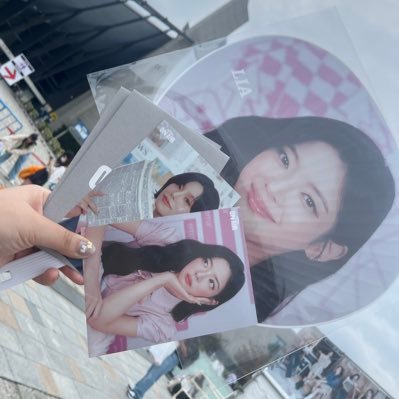 MiuMiu_hmislove's profile picture. お見送りでちゅっとされてから心が帰ってこない、さらにハイタッチにより現実に帰ってこない21歳児/千葉/🚺/03/ヨジャペン/Itzy🦥(イェジス)/NMIXX🐥/Twice🩷🤍/SEVENTEEN🐰🐶//旧車好き/グロリアに乗る