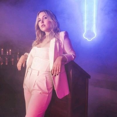 veruminquisitor's profile picture. ⠀⠀⠀⠀⠀⠀⠀⠀⠀⠀⠀𝘪'𝘮 𝘴𝘵𝘪𝘭𝘭 𝘢𝘵 𝘵𝘩𝘦 𝘳𝘦𝘴𝘵𝘢𝘶𝘳𝘢𝘯𝘵.