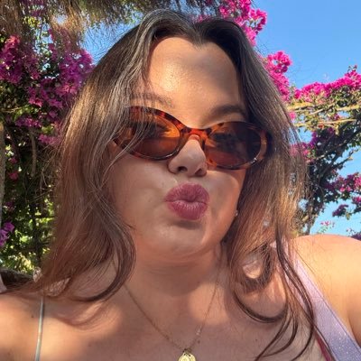 ellieology_'s profile picture. 