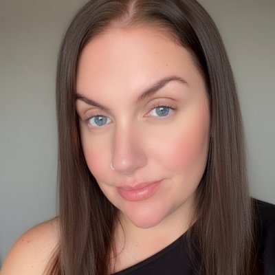 JenPaszkowski's profile picture. Nottingham Forest supporter #NFFC | #avgeek | Love the Beatles | Singer | Married my soulmate @sirlordio 5/9/22 ♥️ | Views are my own