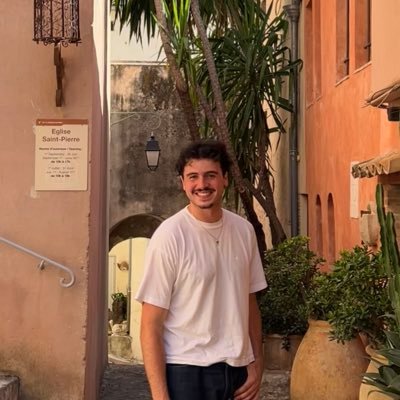 JohannCVL's profile picture. Software engineer