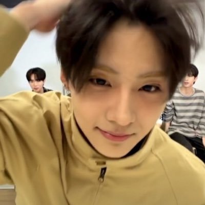 mmmm5_q's profile picture. 몽유병있는트친  신속히저랑같이 뜨거운밤을보내요-,