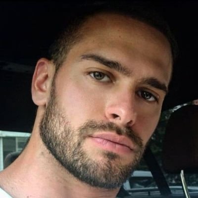 LakiLaki1827179's profile picture. 