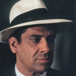 Asil_Yalnizlik_'s profile picture. Voetballiefhebber | Genieter van het leven, van stadions tot street food-markten wereldwijd. Solo il Gala. Galatasaray