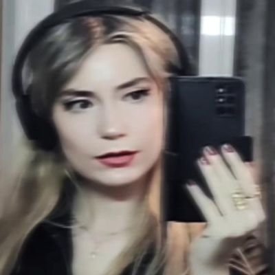 salmabizarro's profile picture. 06