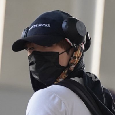 duongduong3101's profile picture. Toy ko thể dùng fb cá nhân để hét lên là toy yêu Kang Daniel nên toy phải lập cái X này 😆