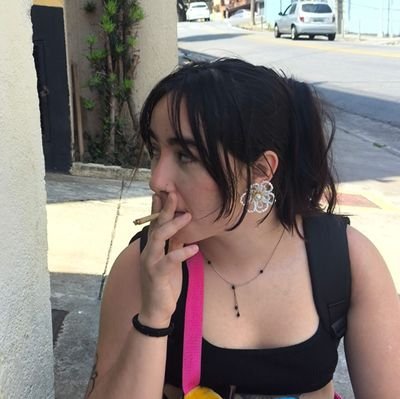 lelegameplays's profile picture. não sei descascar laranja e tenho medo do escuro, de resto eu desenrolo