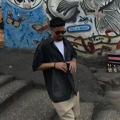 nitidxlucas's profile picture. Eu nunca vi pedra acertar foguete 🚀