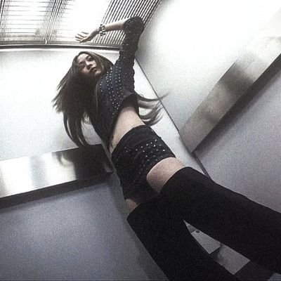 ryujinissmoll's profile picture. ITZY TUNNEL VISION.