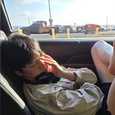 YouNiceKypGoing's profile picture. 