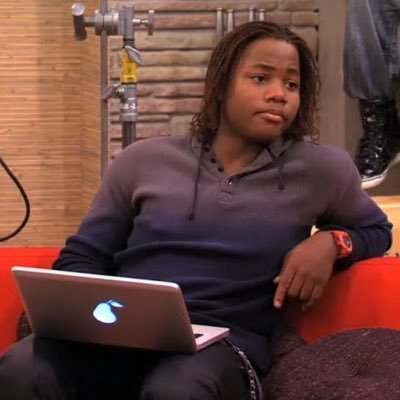 Malonga6z's profile picture. 📚📖 "pour qui sont ces serpents qui sifflent sur nos têtes"