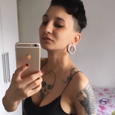 dosalargues's profile picture. nunca foi sorte sempre foi 💃🏻🌹🔮🦊