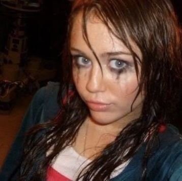 Imjuanii's profile picture. Med-UNA y twenty one pilots