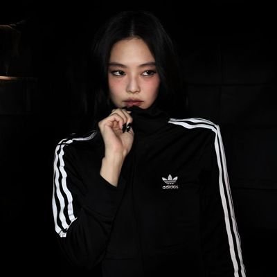 lizjnnie's profile picture. ♫₊˚.🎧 ✩｡         𝓐.💍