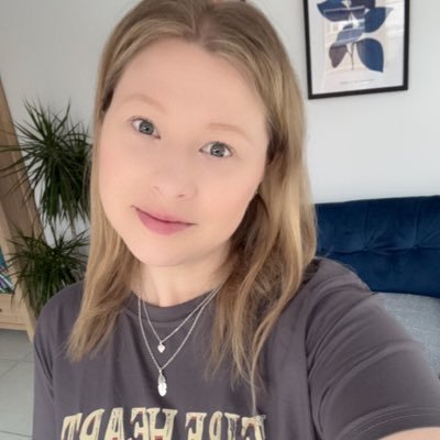 lauraajn24's profile picture. 