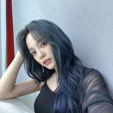 nicskylightsx's profile picture. when will it be me?