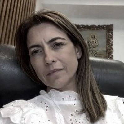 tebetduda's profile picture. sangue latino, mente jurídica, alma revolucionária.
