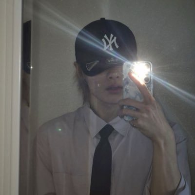 vibestance_xo's profile picture. daisy, you're 🫧always white🫐 in your place🌊